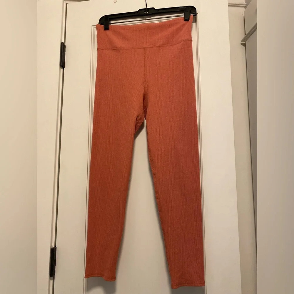 Threads 4 Thought large ribbed leggings in rose